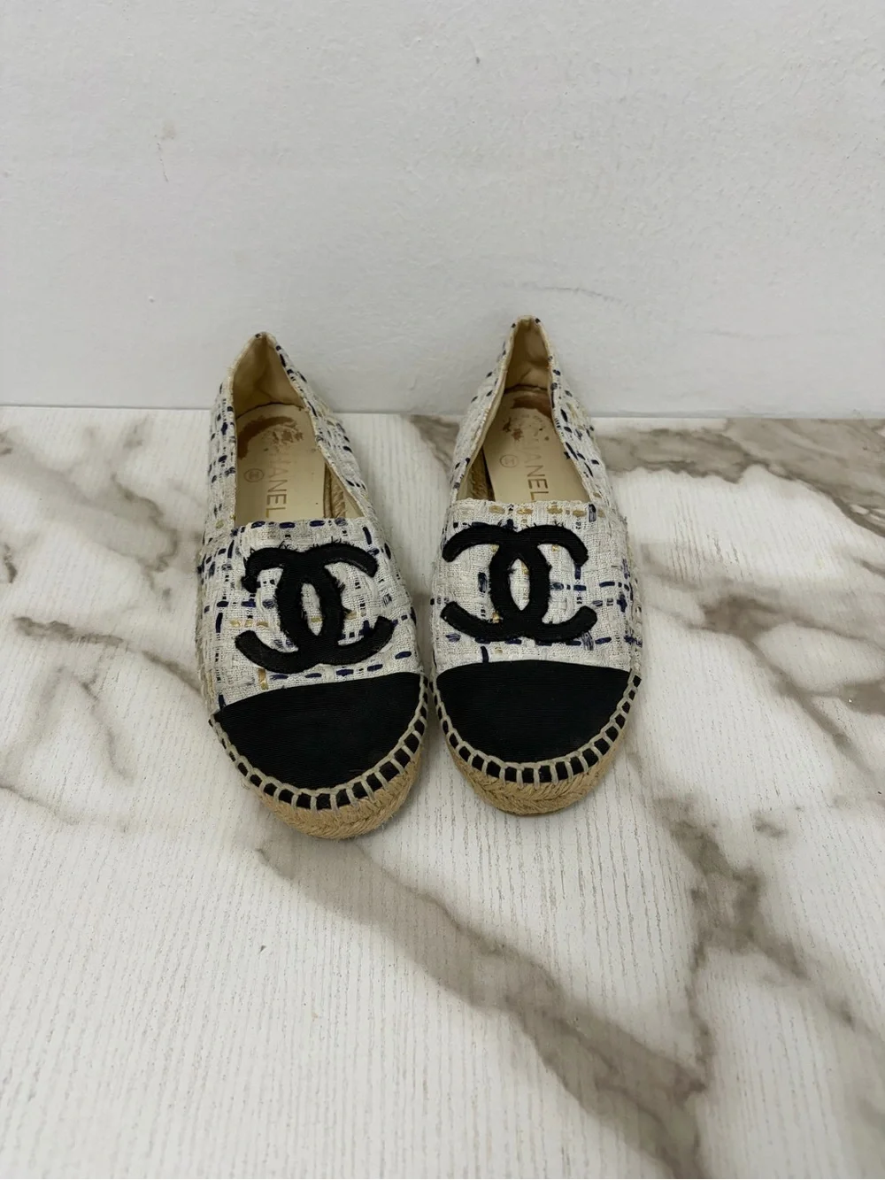 Authentic CHANEL Tweed Interlocking CC Cap Toe Espadrilles (Model/Serial: ZG2976